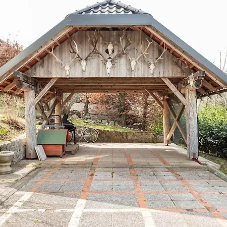 Villa Spacious And Historic With Castle View