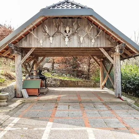 Villa Spacious And Historic With Castle View