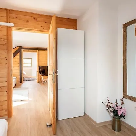 Spacious And Historic With Castle View Villa