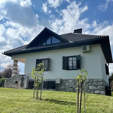 Spacious And Historic With Castle View Villa *