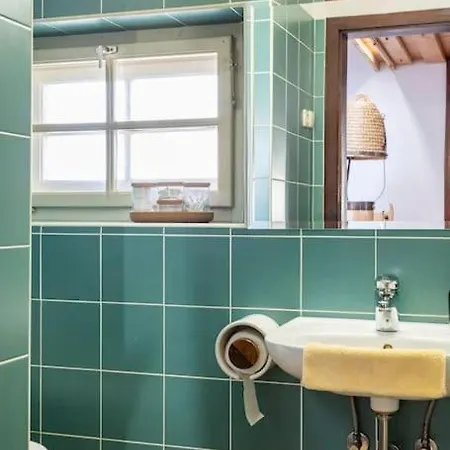 Spacious And Historic With Castle View *