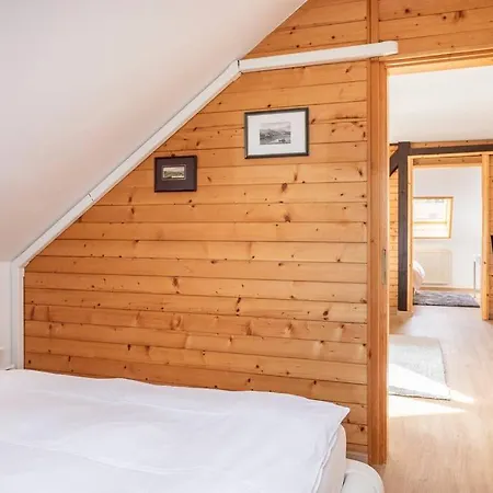 Villa Spacious And Historic With Castle View