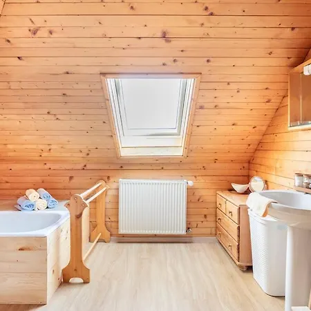 Villa Spacious And Historic With Castle View