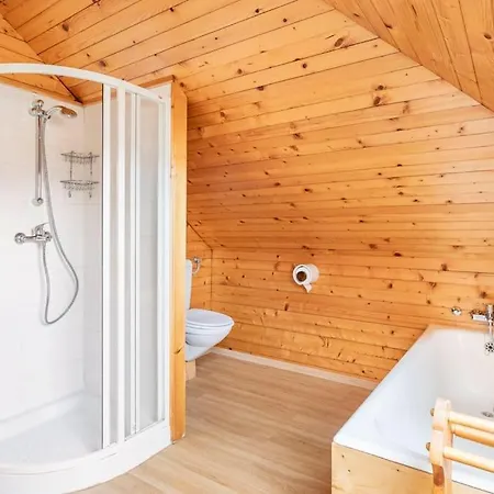 Spacious And Historic With Castle View