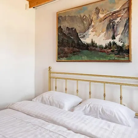 Villa Spacious And Historic With Castle View