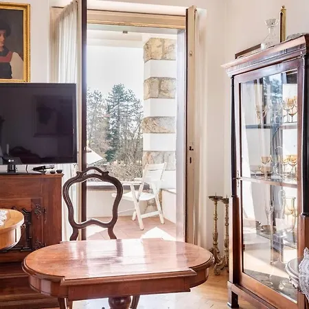 Villa Spacious And Historic With Castle View Bled