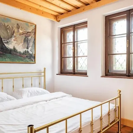 Spacious And Historic With Castle View Villa *