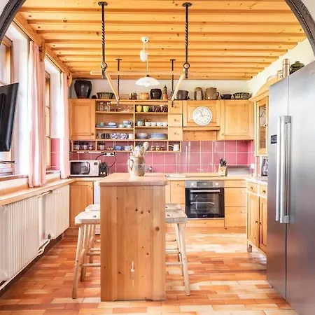 Villa Spacious And Historic With Castle View Bled