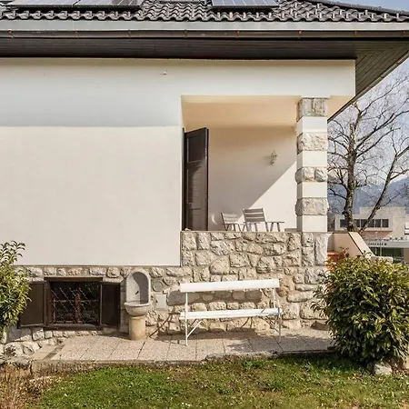 Spacious And Historic With Castle View *