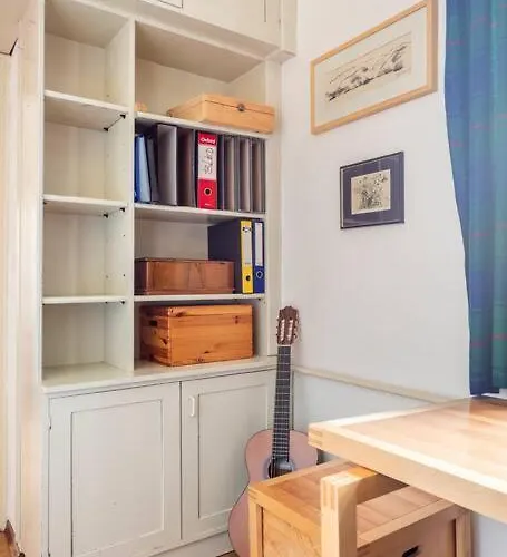 Spacious And Historic With Castle View *