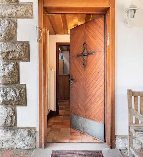 Spacious And Historic With Castle View Βίλα *