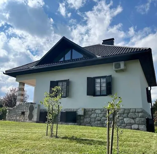 Spacious And Historic With Castle View Βίλα *