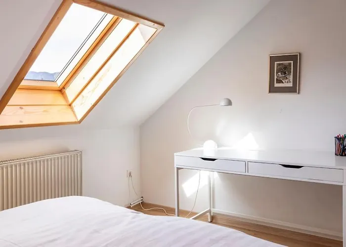 Spacious And Historic With Castle View Βίλα *