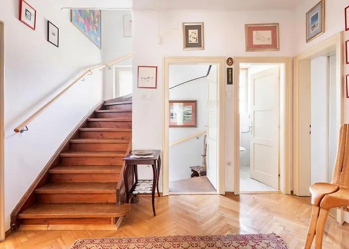 Spacious And Historic With Castle View * Μπλεντ