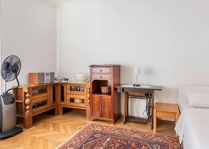 Βίλα Spacious And Historic With Castle View *