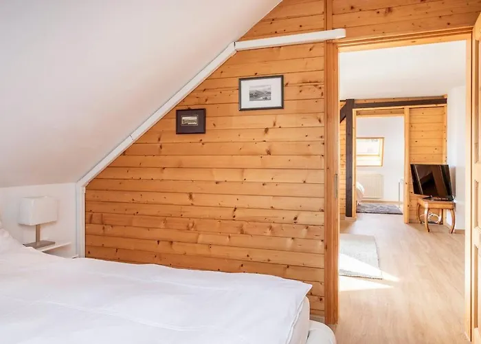 Βίλα Spacious And Historic With Castle View