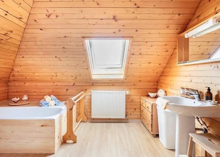 فيلة Spacious And Historic With Castle View