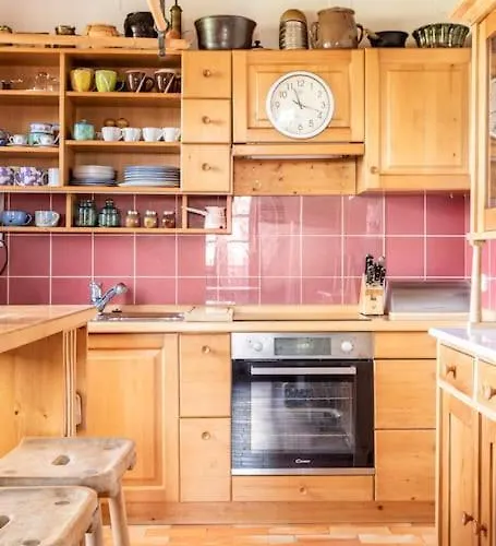 Βίλα Spacious And Historic With Castle View *