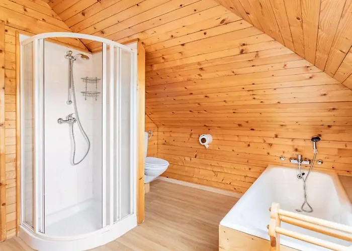 Spacious And Historic With Castle View